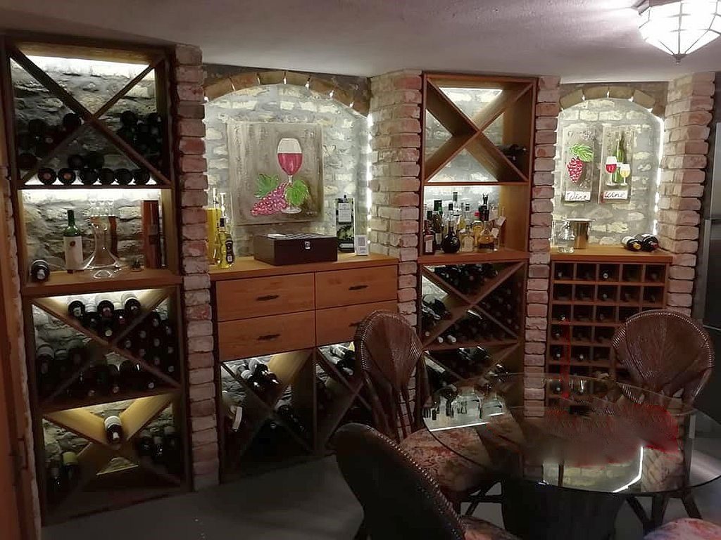 rusztikus otthoni borozó