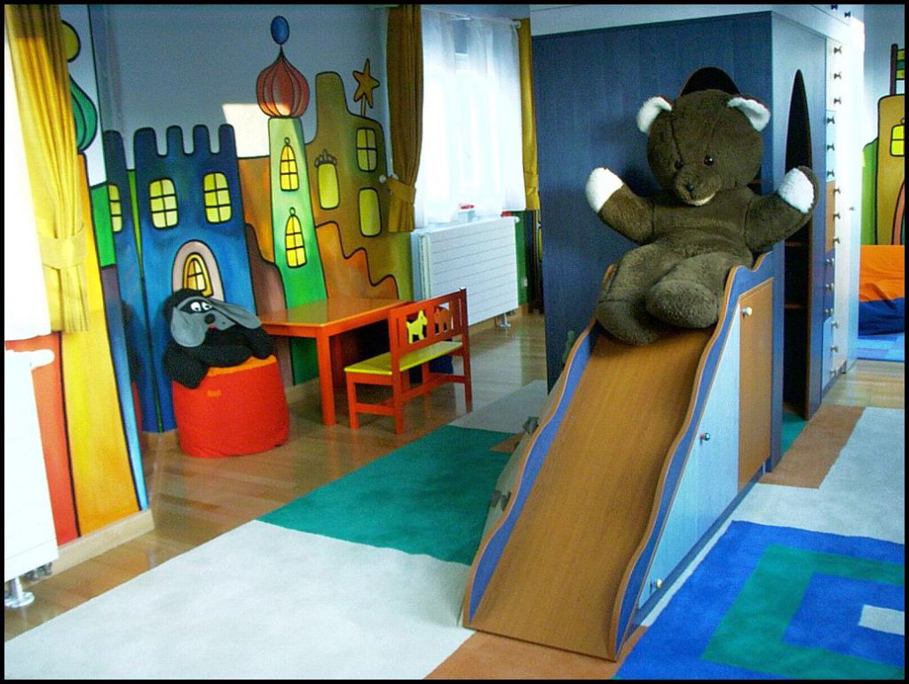 gyerekvár macis csúszdával